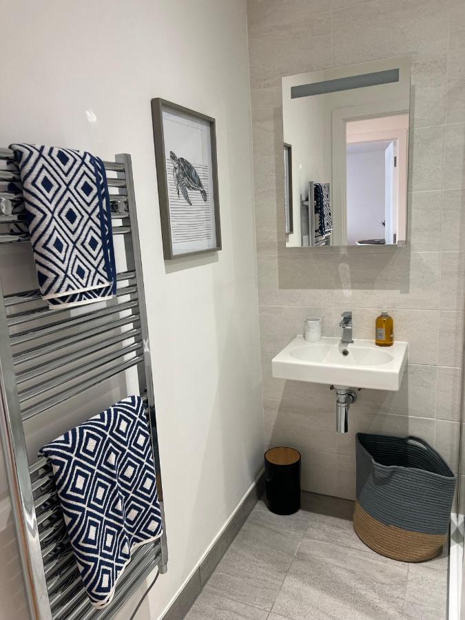 Apartment 45 Teesra House *